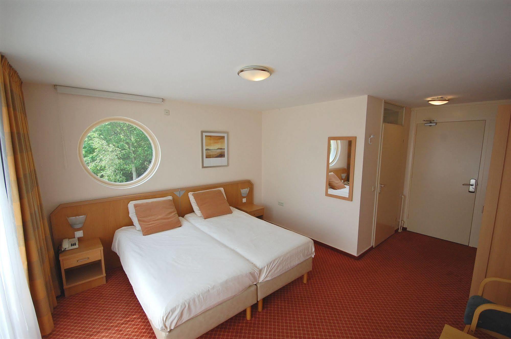 Strandhotel Bos En Duin 오스트카펠 외부 사진